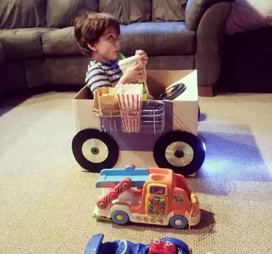 废旧纸盒制作儿童玩具房子,用纸箱做大黄蜂汽车详细教程