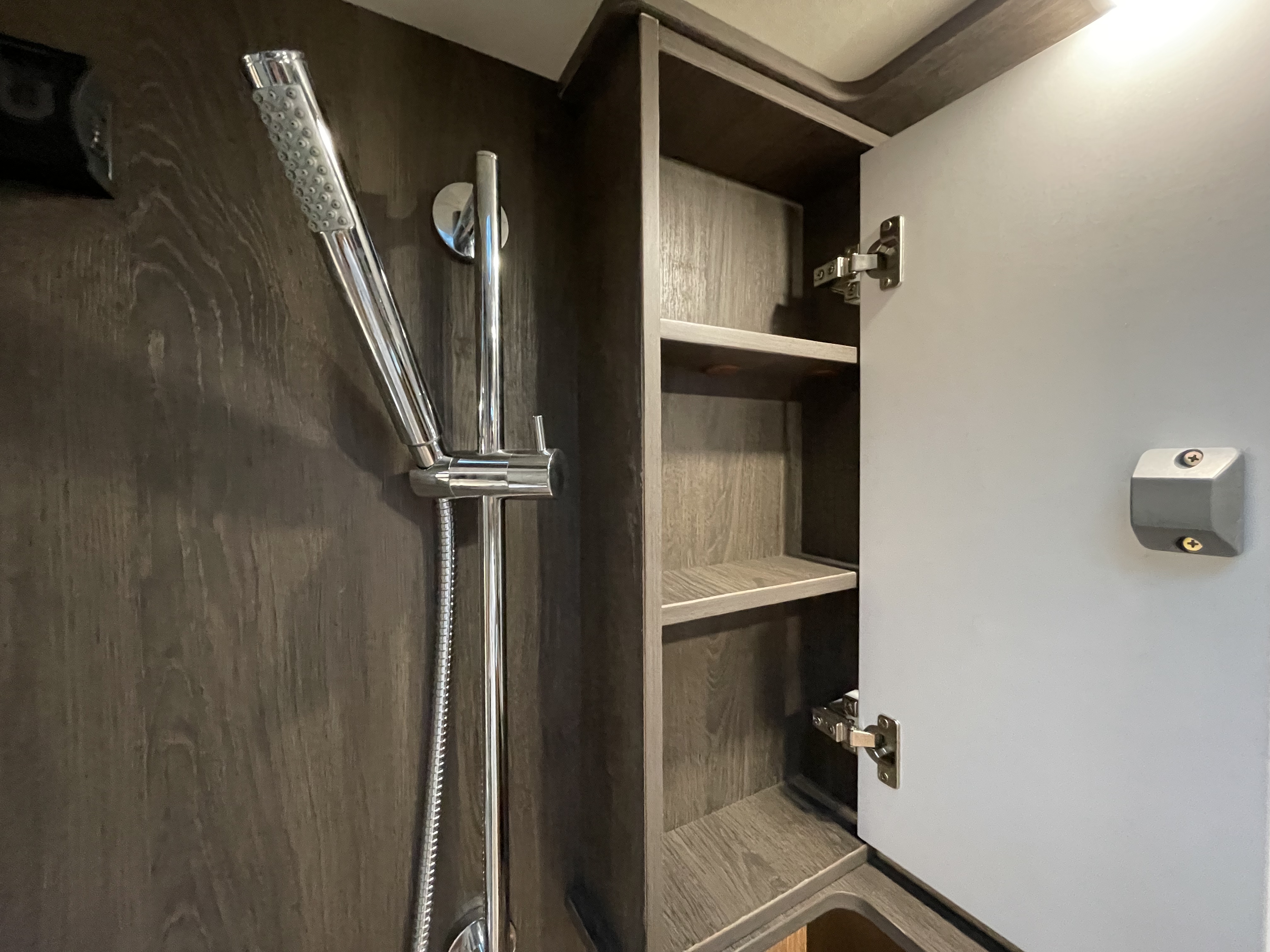 宇通c670房车最新款,宇通房车c553