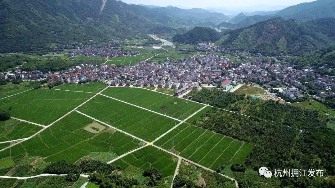 钱塘江大潮图画,钱塘江大潮的壮观景象手绘