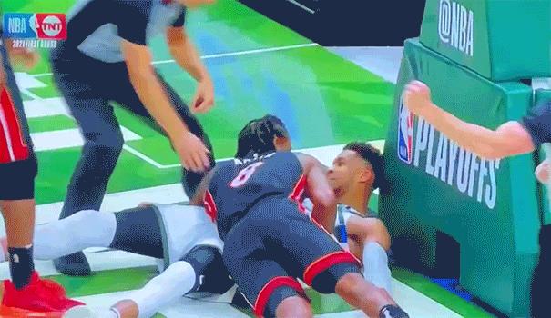 掘了！利指导7分钟连砍22分都输，表坏了谁顶得住