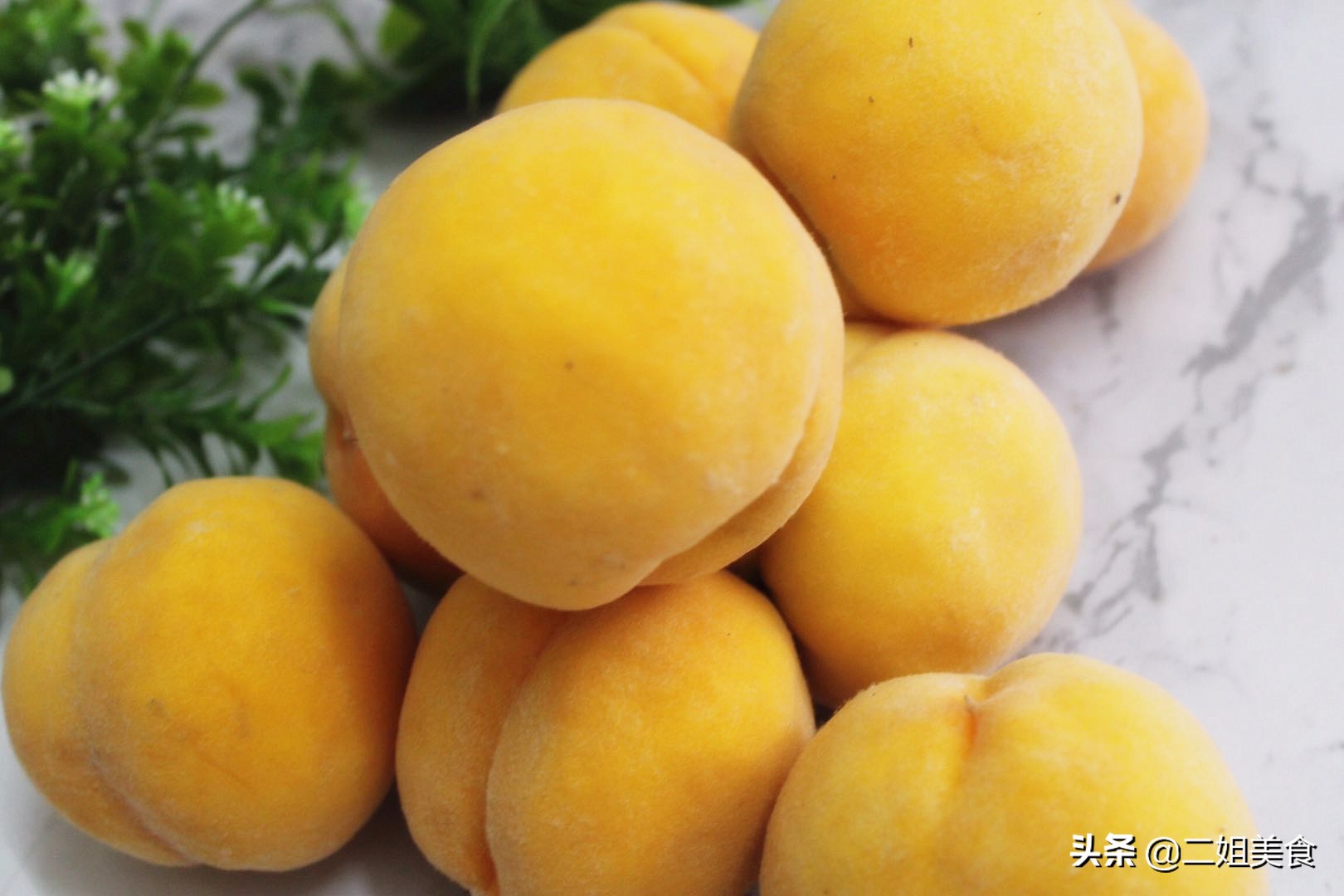 黄桃要怎么挑,怎么选黄桃选的甜