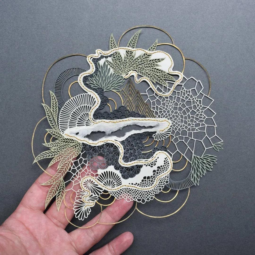 她被称为“刀王”，凭一把破刀，一张破纸，作品征服了全世界