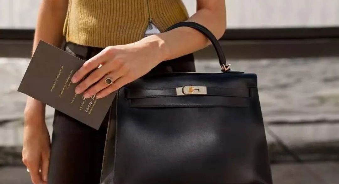 买奢侈品包买哪款,买奢侈品包值吗