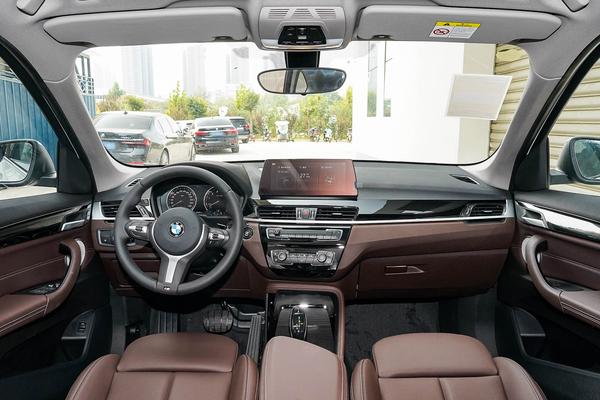 宝马x12019款xdrive20li尊享型,宝马x12020款xdrive25li领先型
