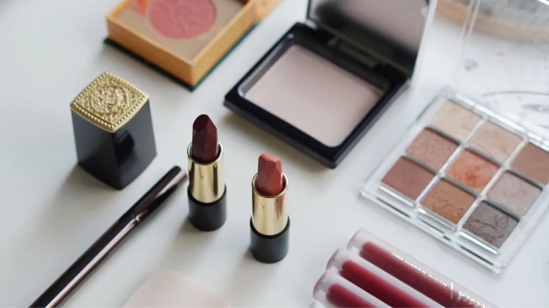 国货彩妆哪个好用点儿 (国货彩妆又便宜又好用)