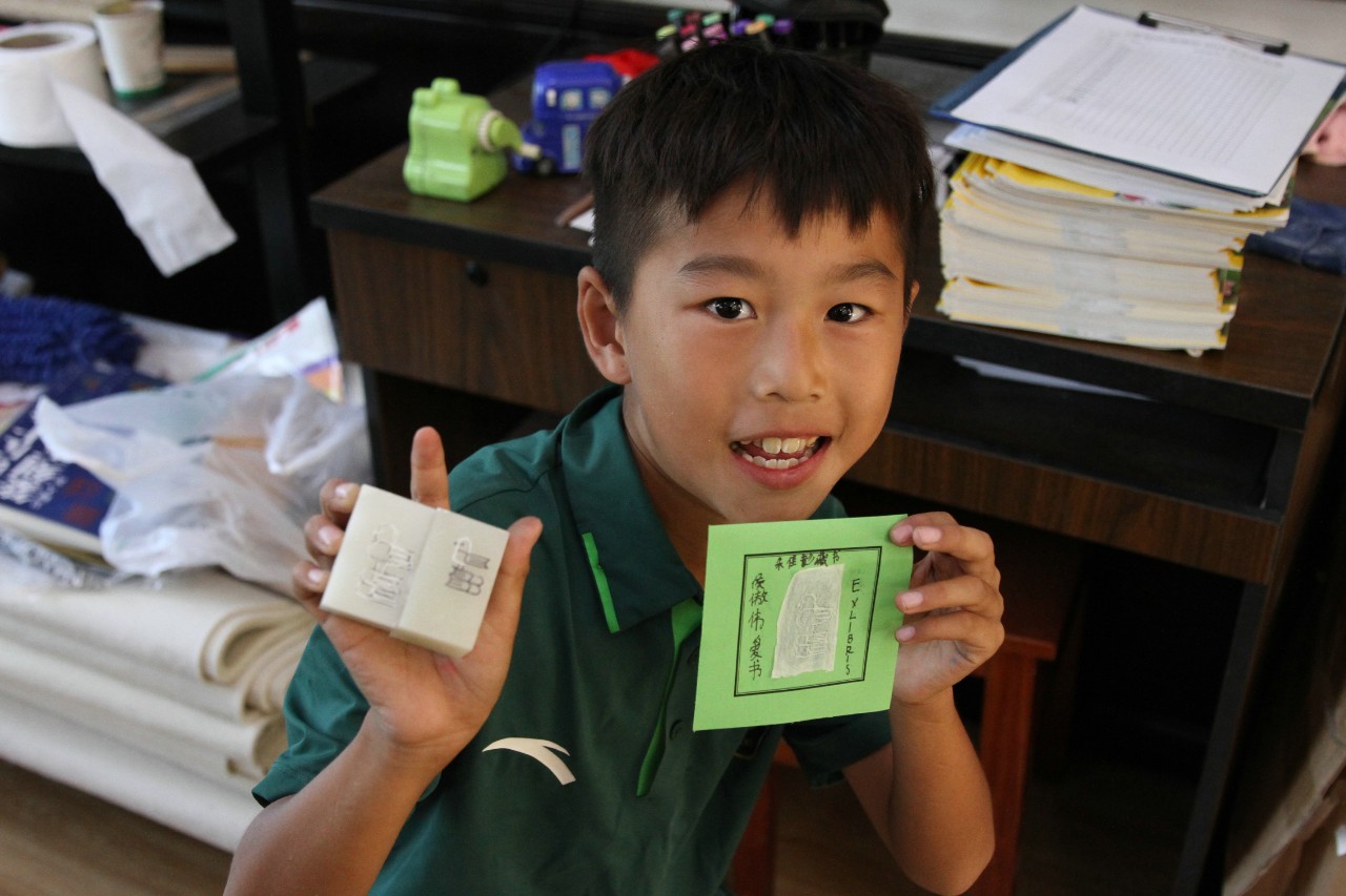 踢足球、学篆刻……绿城U9队闪现袁浦小学