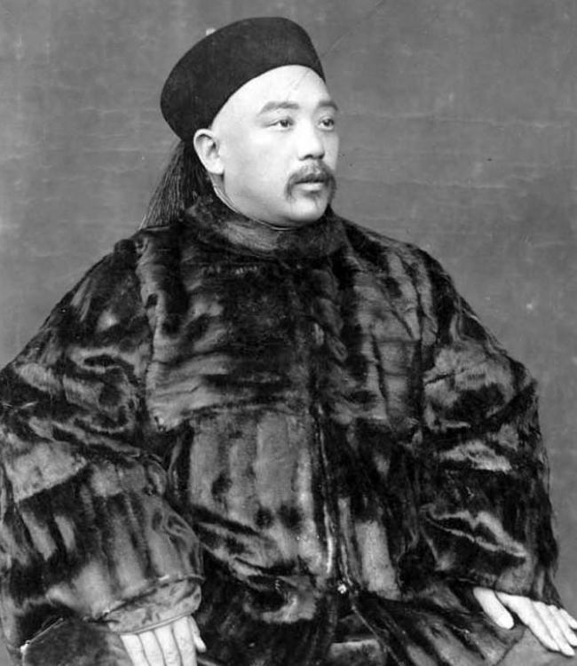 袁世凯墓地取名“袁陵”，全国反对，徐世昌改一字完美解决