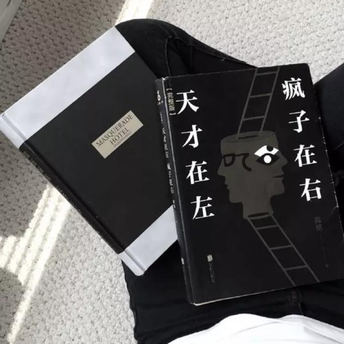 暗黑系朋友圈背景图高级质感,高冷背景图女生暗黑系