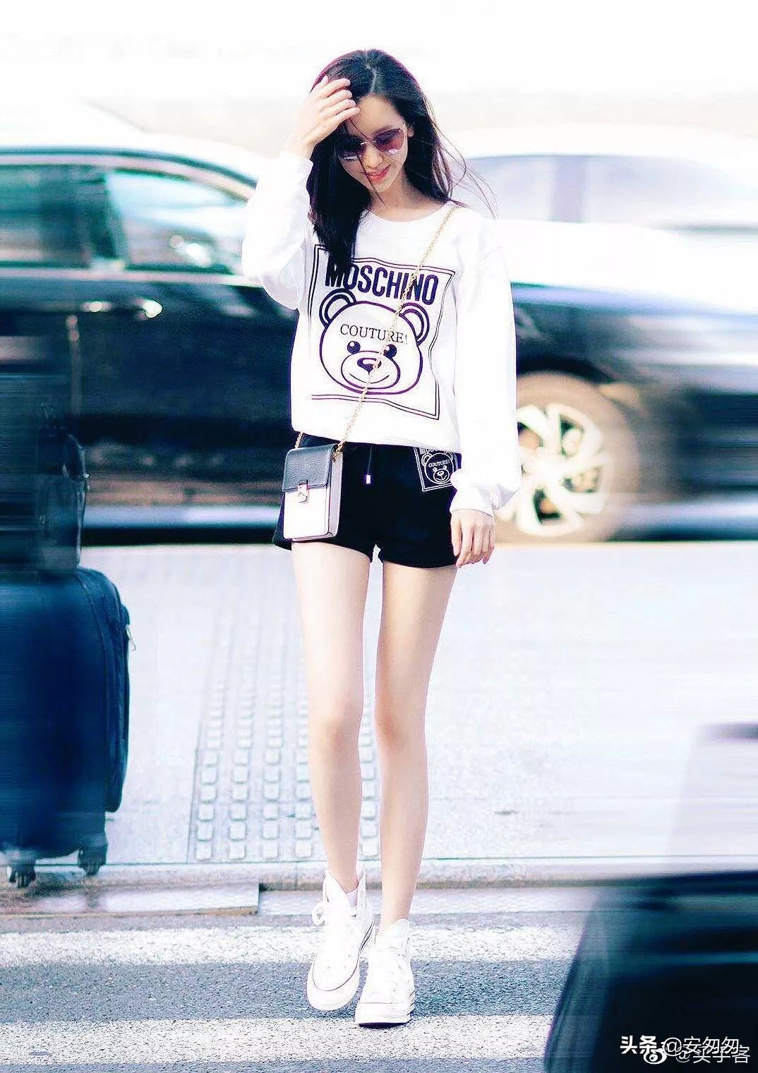 下半年第一周明星们都穿哪些转运装，一起看明星机场秀吧