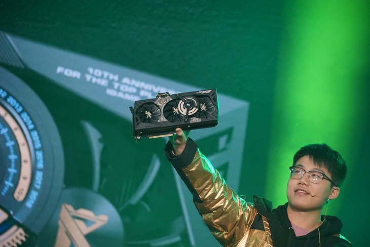 CGU2018电竞盛典燃爆星城长沙,数万人嗨翻湖南会展中心