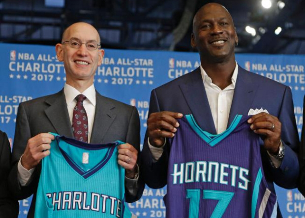 场均35.8分的乔丹势不可挡,乔丹场均37.1分的赛季有多疯狂