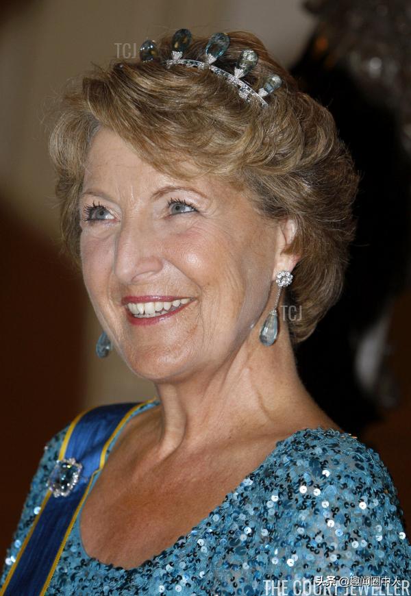 黄金镶嵌海蓝宝,王室顶级珍贵珠宝