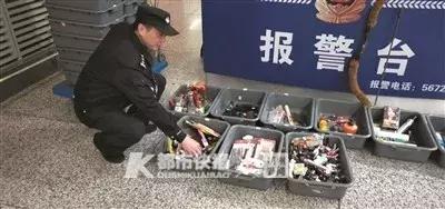 女子带危险品进站被拦,指甲油带上火车被处罚