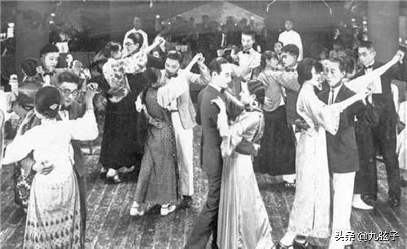 她是一代妖姬,抢了川岛芳子的情人,为爱奋不顾身嫁小26岁影迷