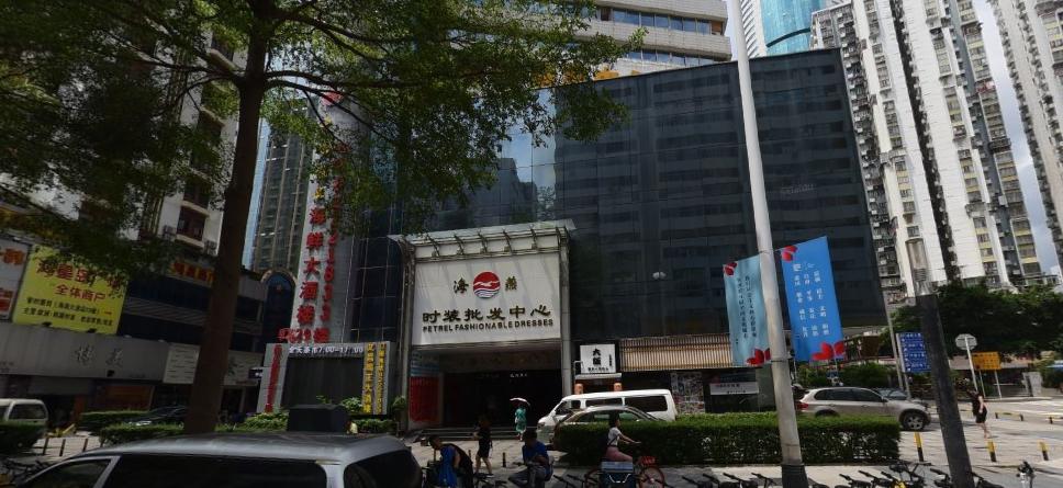 适合批发市场的快时尚服装品牌,大牌潮服服装批发进货渠道大揭秘