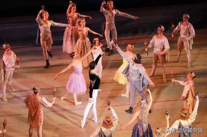 蝴蝶翩飞在天鹅湖上——记展翅高飞的湖南省演艺集团