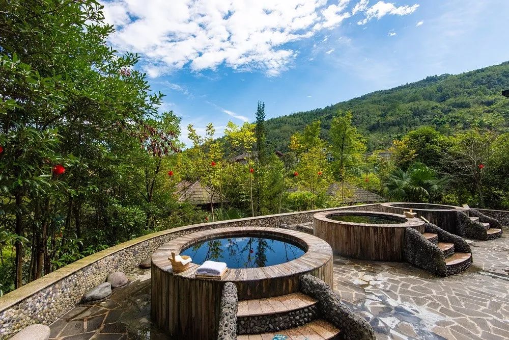 成都花水湾凤栖林温泉酒店介绍,成都田园顶级温泉酒店