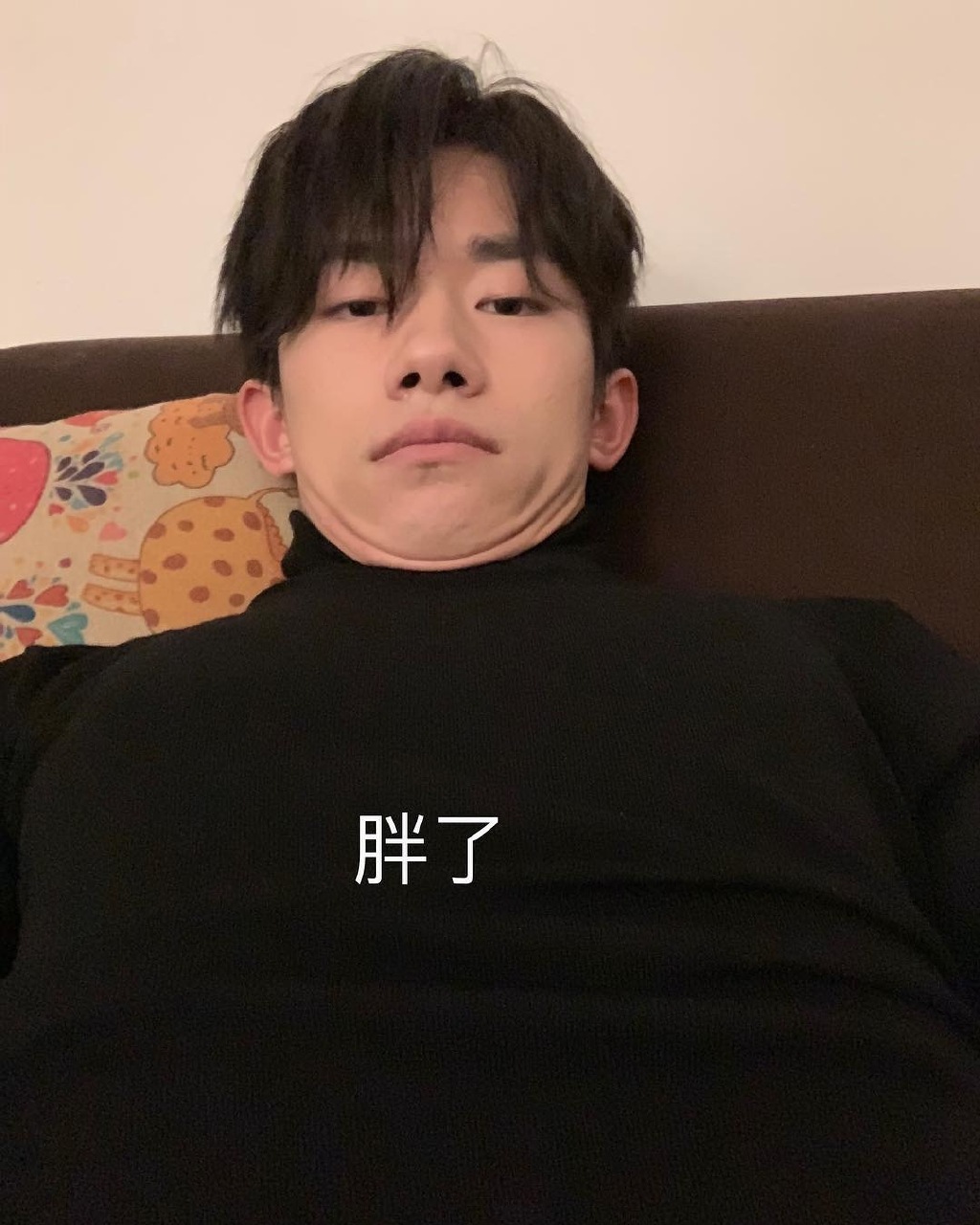 大家对易烊千玺的评价一段话,易烊千玺人物评价简洁