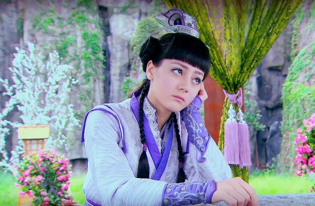 厚刘海和稀刘海哪个好看,厚刘海和八字刘海