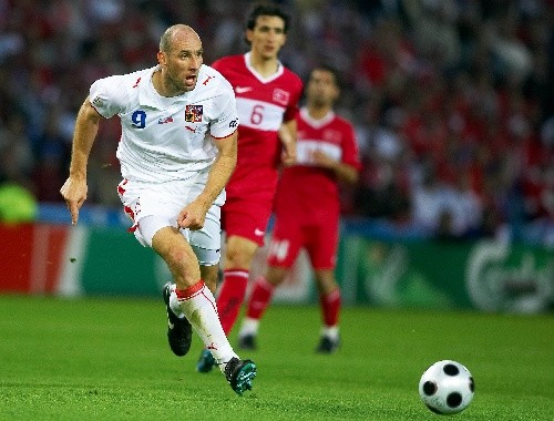 因为个子太高，天才前锋踢了12年守门员，画画位置成就传奇生涯