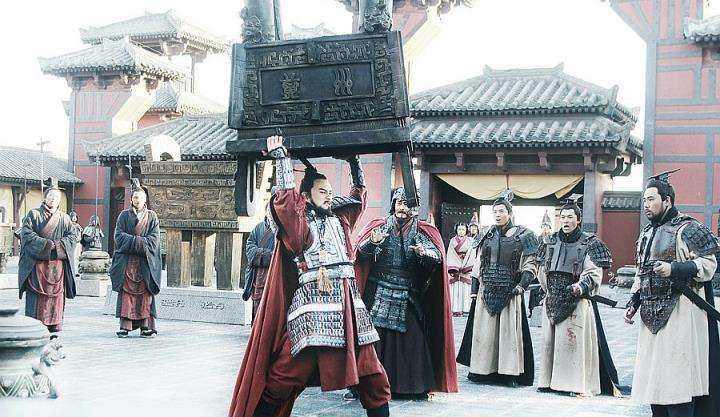 力能举鼎有多难?这座大鼎就曾压死两位绝代猛将