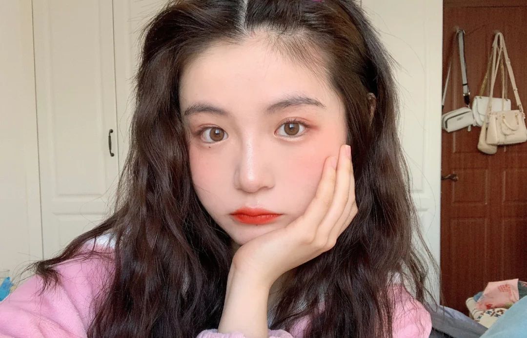 阿玛尼斩男色是几号,黑管阿玛尼试色