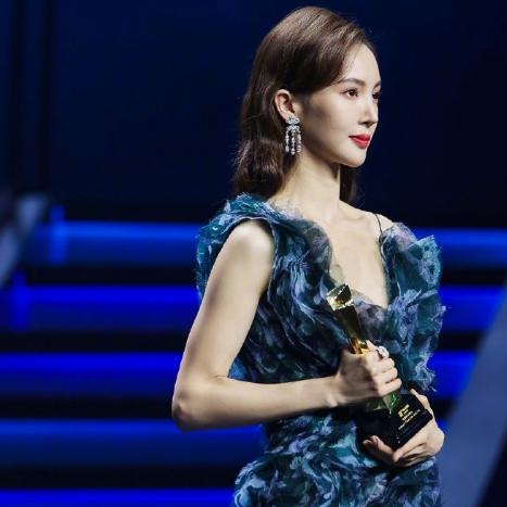 金晨的鼻子太尖惹争议,金晨回答鼻子问题