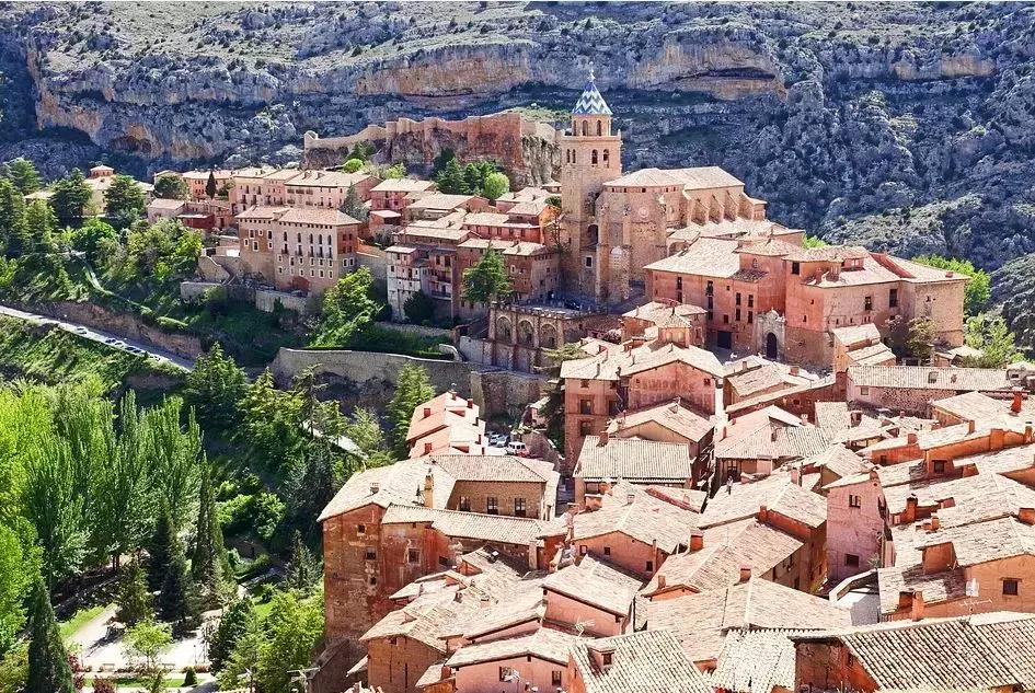 5个美到逆天的小众旅行目的地,这辈子一定要去的10个绝美小镇