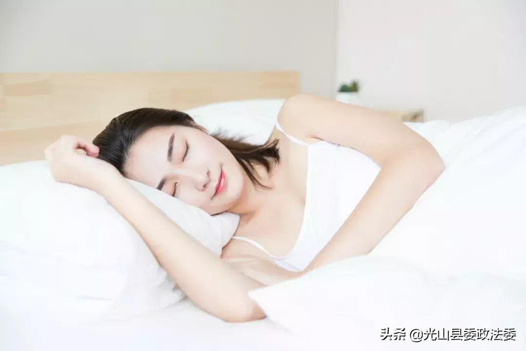 长期盖蚕丝被有什么危害 (长期盖蚕丝被被曝光)