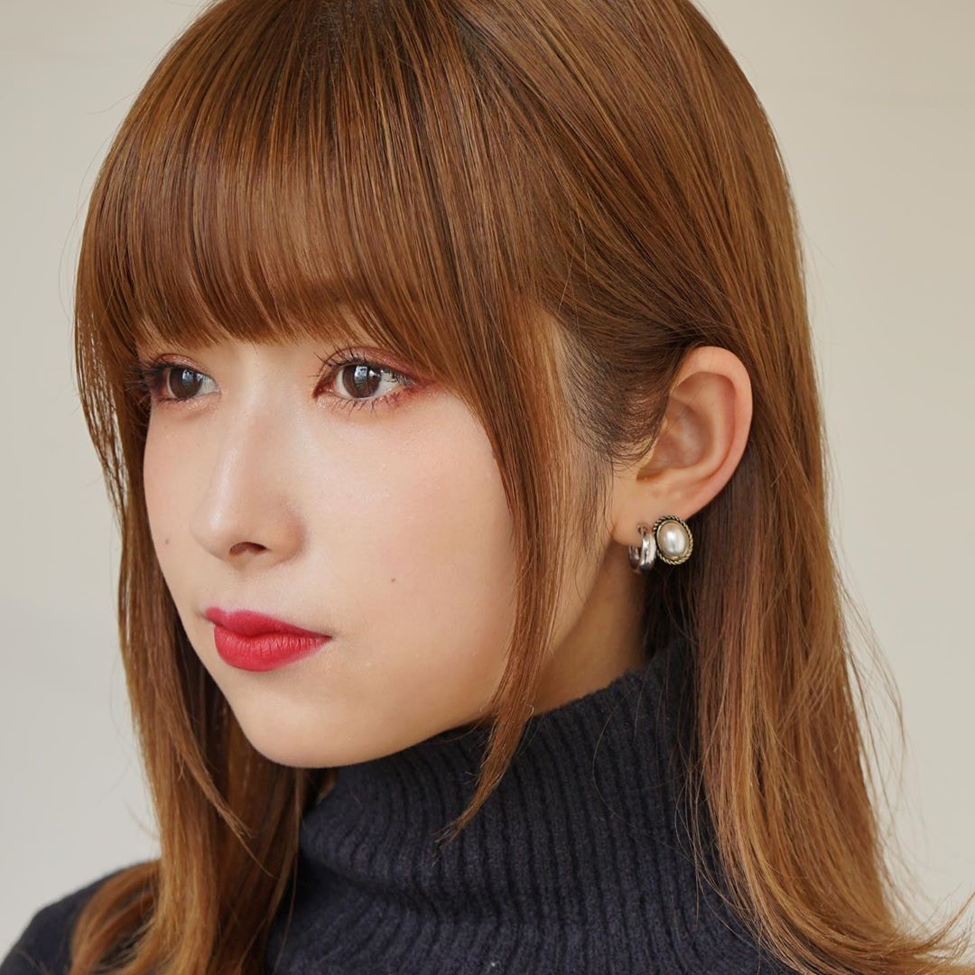 2020最火发型卷发侧颜刘海,2020年流行的日系发型图片