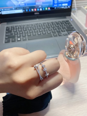 apm轻奢手链,apm轻奢首饰