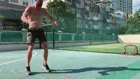 锤哥雷神身材,雷神锤哥露腹肌片段