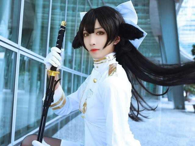 同样男扮女装，李玉刚就是艺术，季子越就是变态？