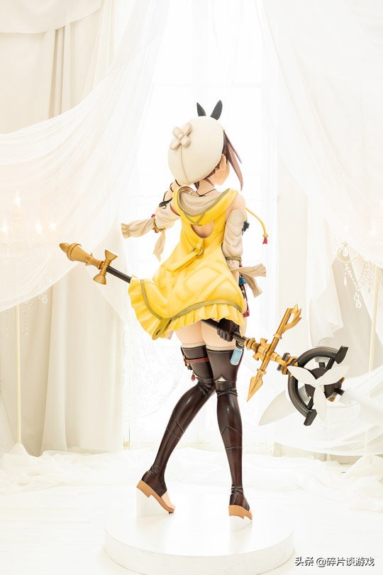 莱莎等身手办商品化企划公布：看到价格后默默地流下眼泪