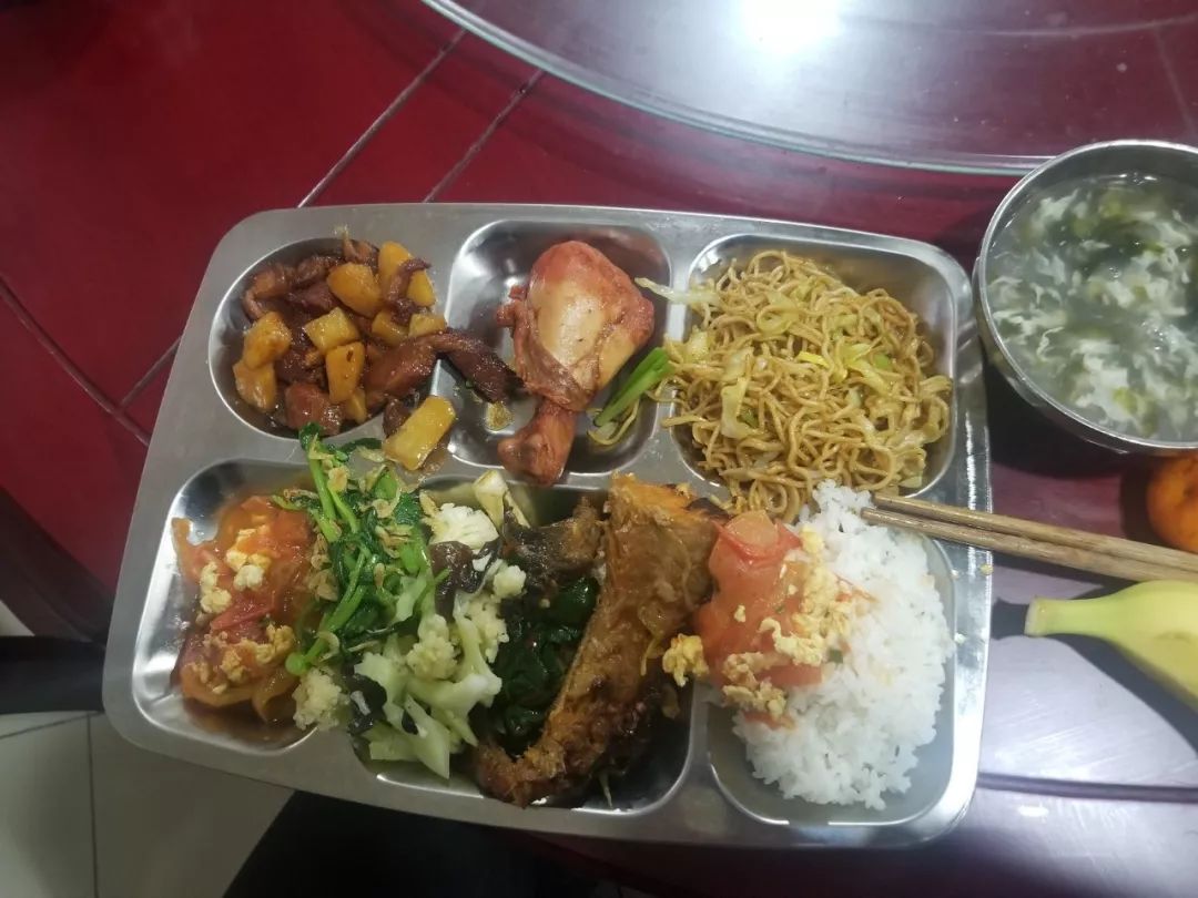 2021年郑州小升初择校必看的15所热门民办初中食宿情况集合