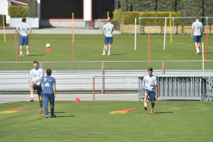 足球回家欧洲杯决赛,足球队归来