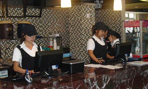 学生党暑假适合打什么工,学生暑假工适合做什么工作