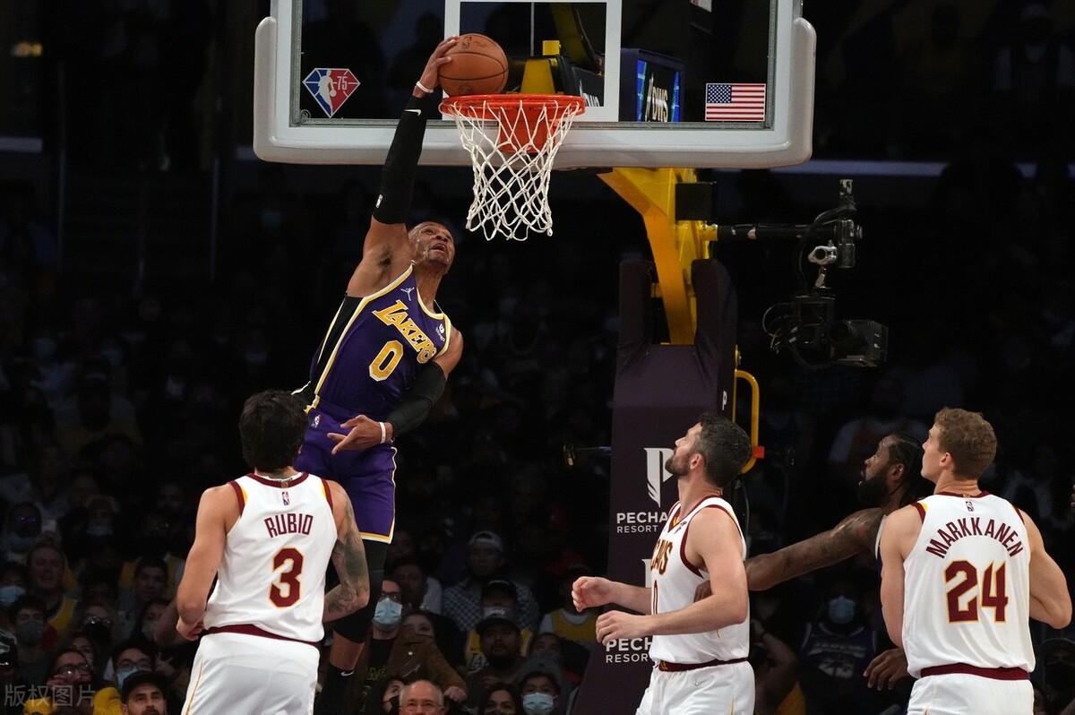 湖人甜瓜单节13分,湖人124比108大胜鹈鹕集锦