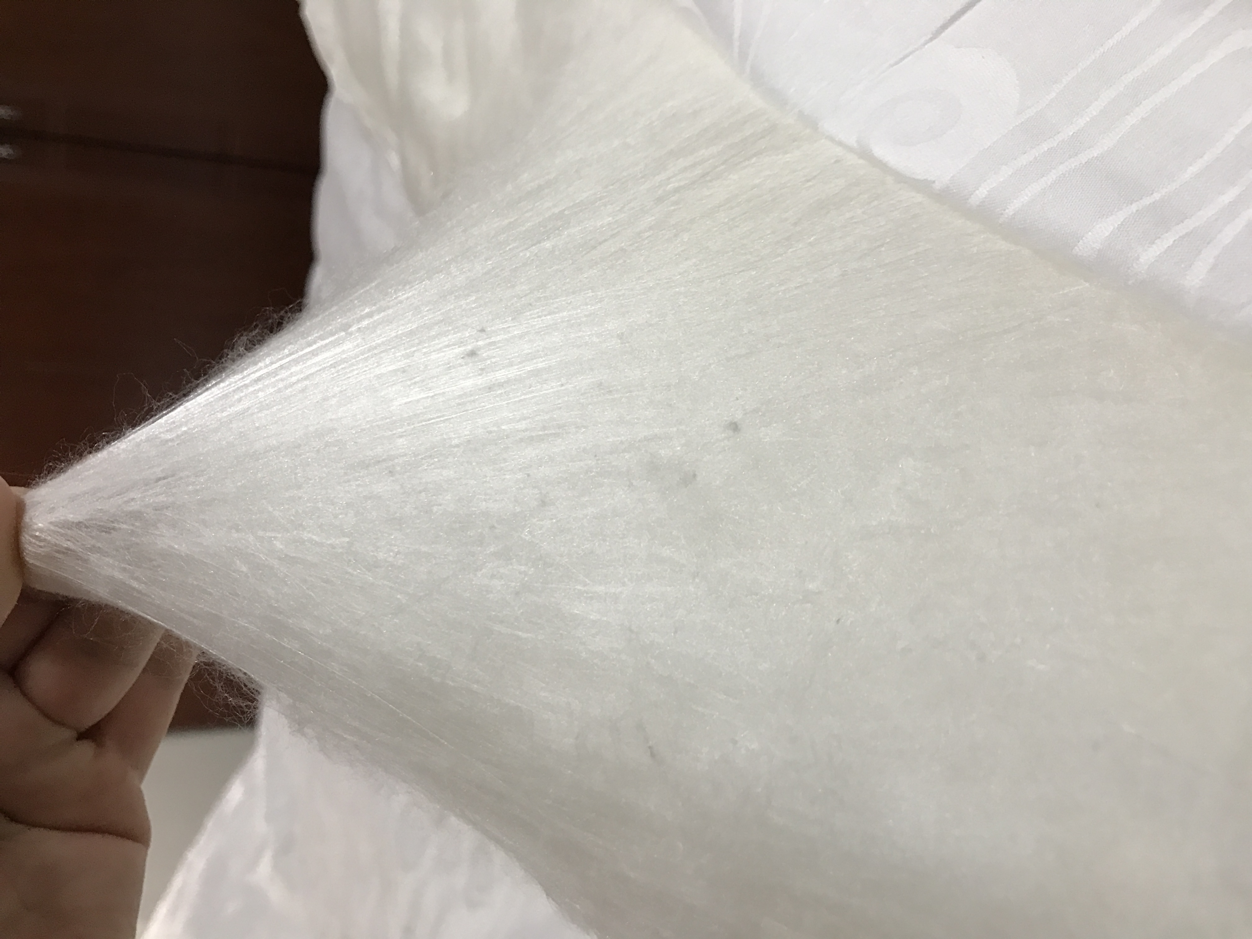 黄金蚕丝被对身体的好处,睡蚕丝被的好处和坏处