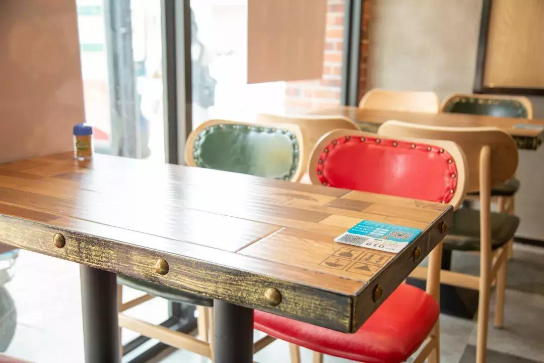 人气产品买一送一！披萨半价！现在来还能吃4顿霸王餐！