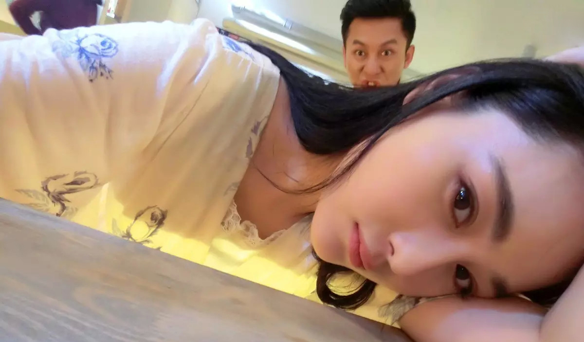 张馨予被黑的经历,将一手烂牌打成王炸的张馨予