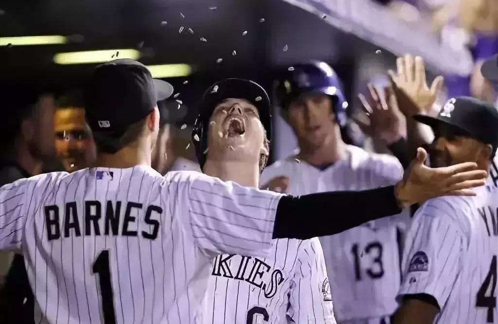 外国人如何看待中国人嗑瓜子,老外看中国人嗑瓜子