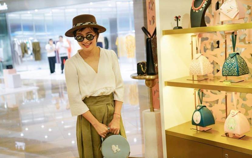 孙俪终于蓄起了长发,孙俪穿碎花裙视频