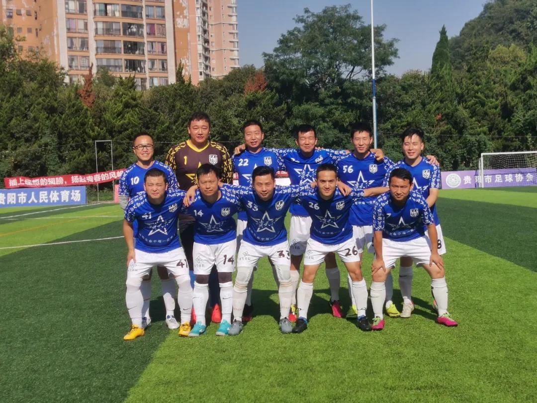 她想@所有人：“明年某日，请务必来捧我的100场！”