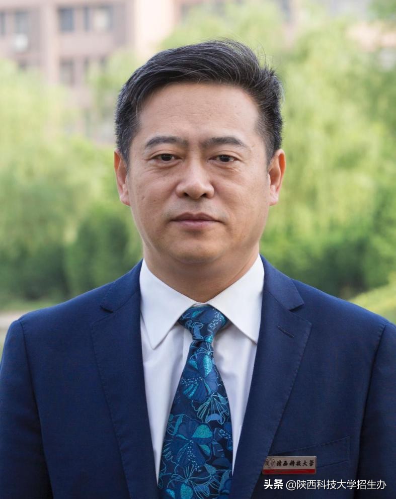 15位高级工程师，都毕业于陕西同一大学，包括陕西第一位女副省长