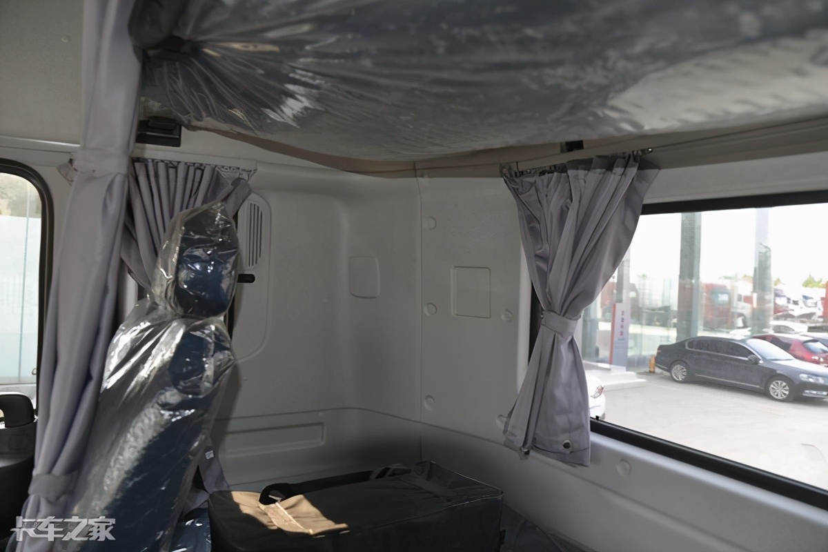 340马力配10挡箱，中短途运输利器，详解东风天龙4x2重卡