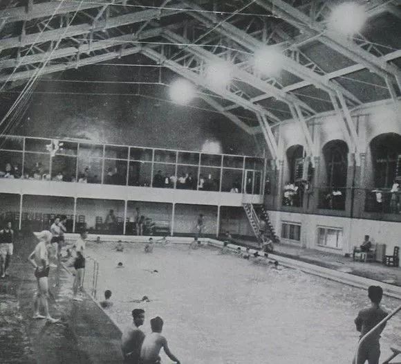 天津卫津路老照片,1998年天津卫津路街景