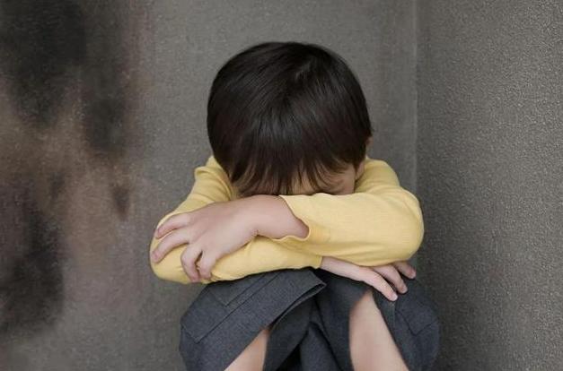 孩子偷拿家里的钱怎么给妈妈认错,孩子偷拿钱了要不要告诉爸爸