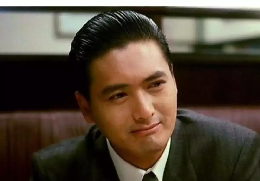 一首《十七岁》之于香港娱乐圈，就是半部《春秋》