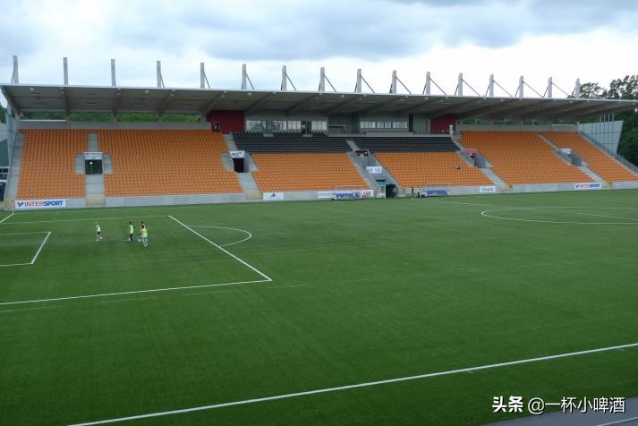 欧洲联赛小型球场有哪些,欧洲五大联赛顶级球场